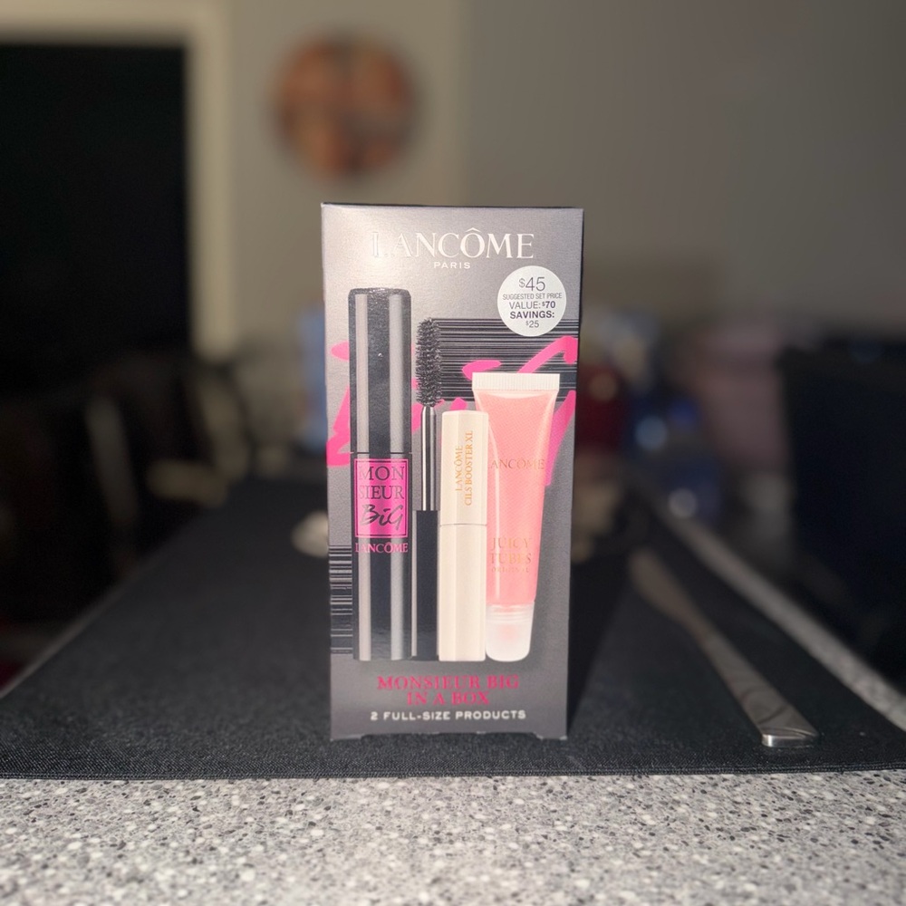 Pink Cosmetic Pouch with 2 Lancôme  Beauty Sets - Women's Makeup - Picture 2 of 10
